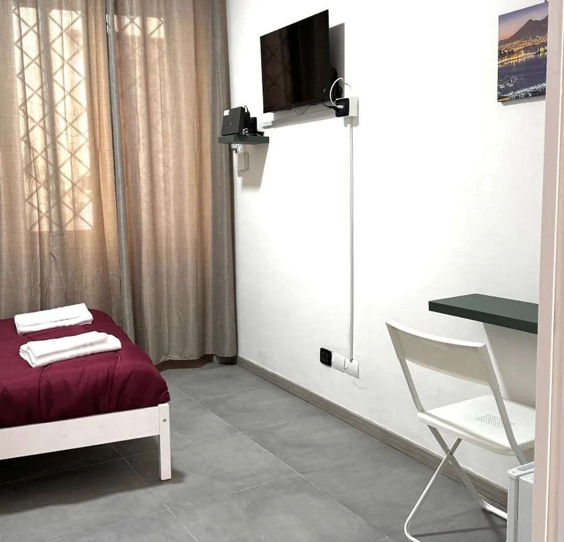 House Piazza Plebiscito By Loveinthetravel Naples Bed & Breakfast